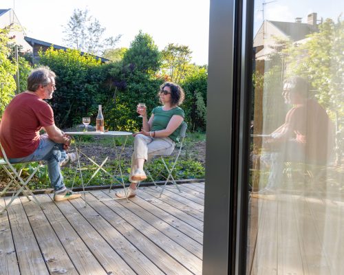 apero-terrasse-chambre-d'hôtes-de-paille-et-de-bois-couples-la-pommeraye-msl-été-2026©Dominique Drouet -0J2A9366 (23)