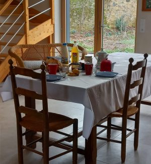 De paille et de bois, chambres d'hôtes et gîte écologique en Anjou Val de Loire : la petit déjeuner