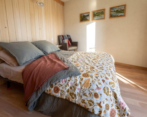 suite-parentale-chambre-côté-jardin-gîte-chambre-d'hôtes-de-paille-et-de-bois-couples-la-pommeraye-msl-été-2026©Dominique Drouet -0J2A9471 (4)